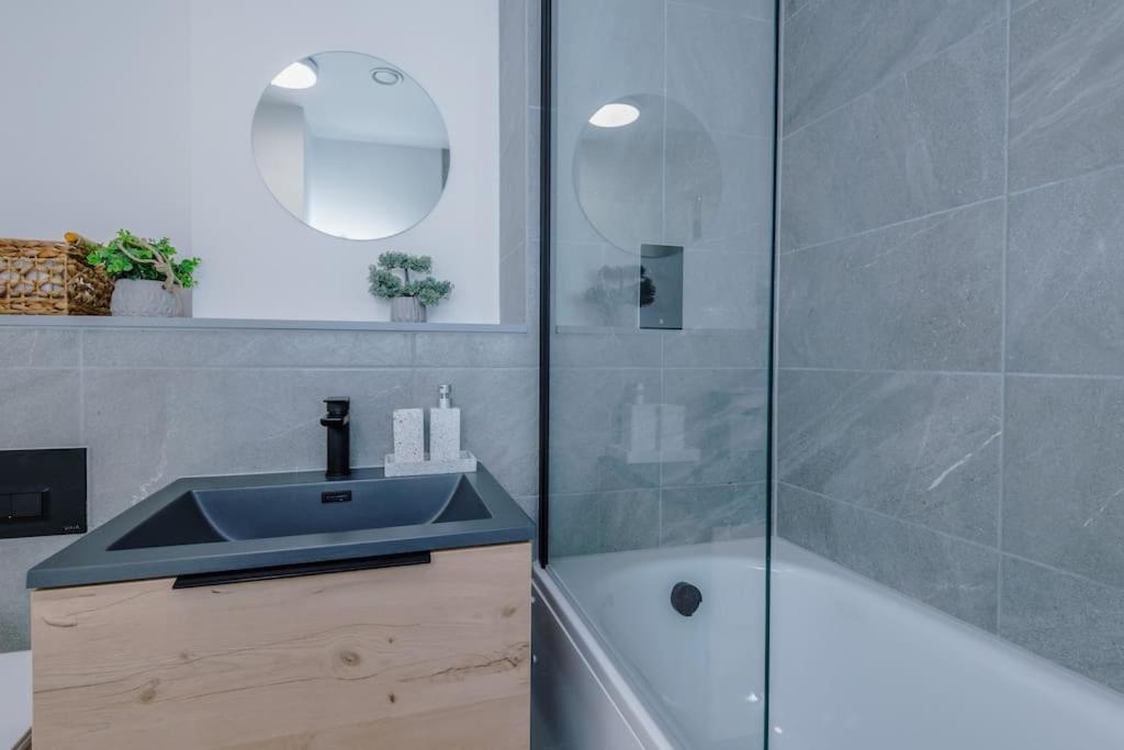 Stunning 2-Bed Premium Apartment - Free Wi-Fi Preston  Zewnętrze zdjęcie