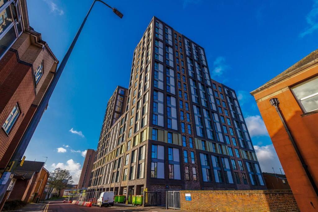 Stunning 2-Bed Premium Apartment - Free Wi-Fi Preston  Zewnętrze zdjęcie